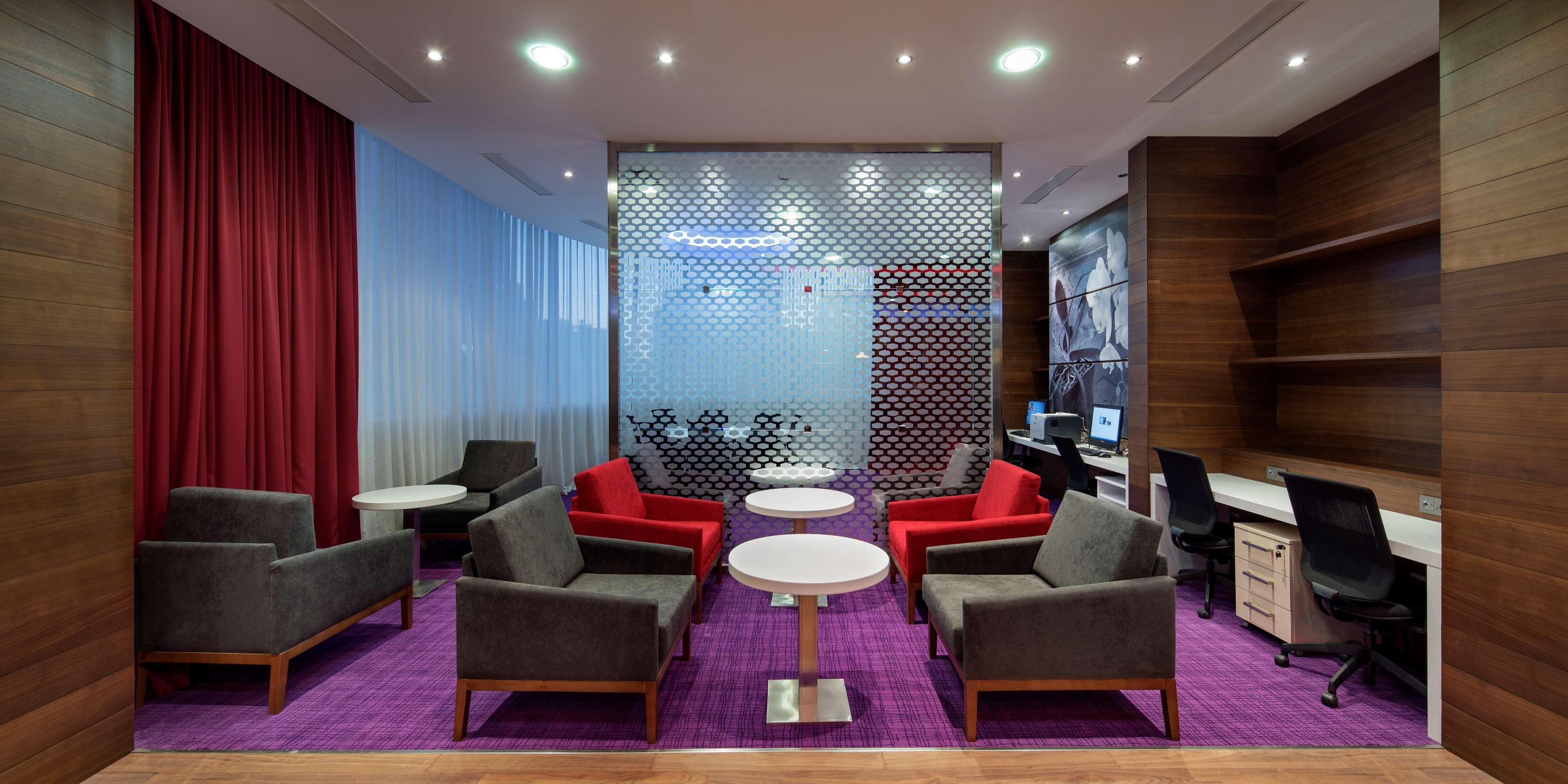Hampton By Hilton Istanbul Kayasehir Istambul Exterior foto