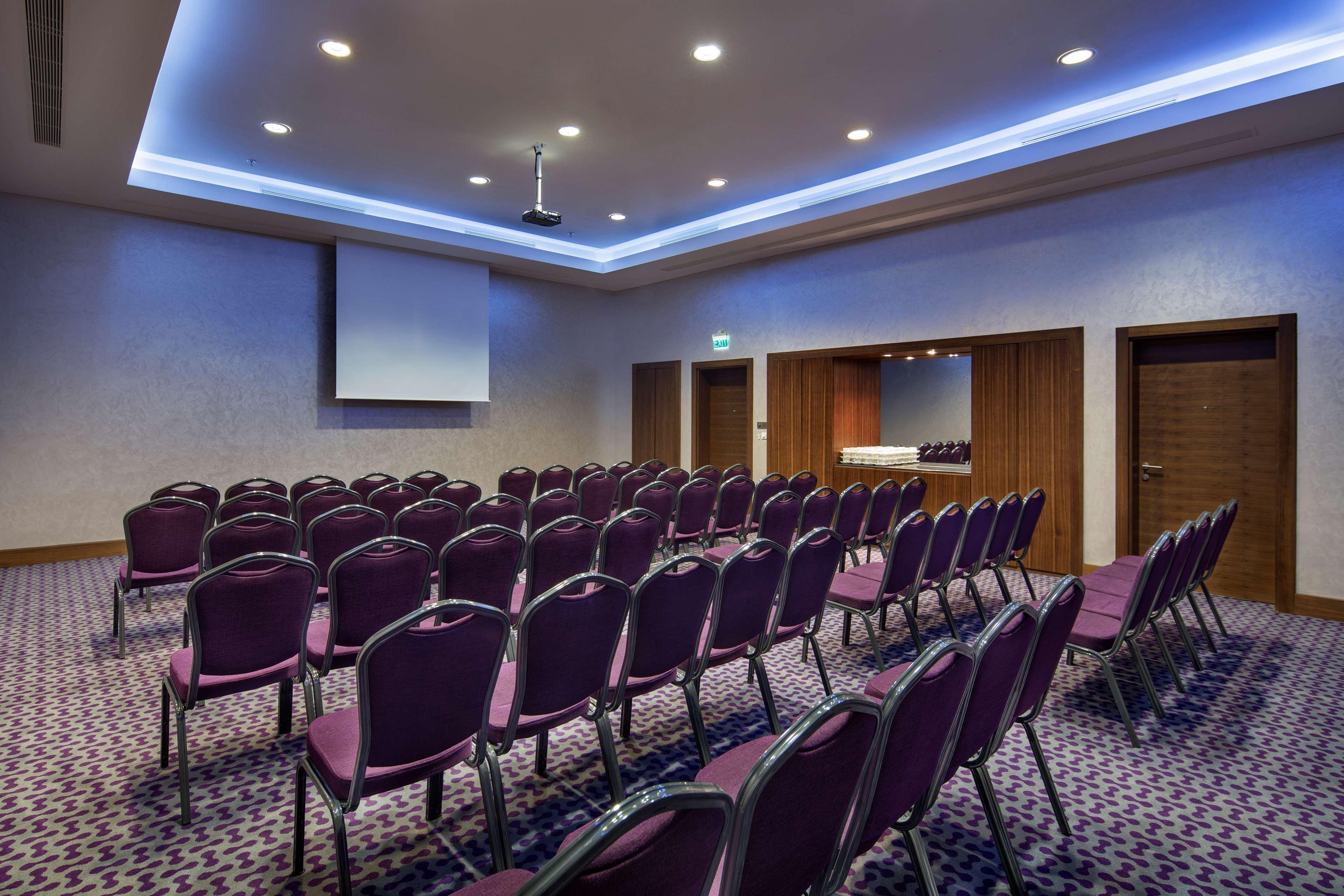 Hampton By Hilton Istanbul Kayasehir Istambul Exterior foto