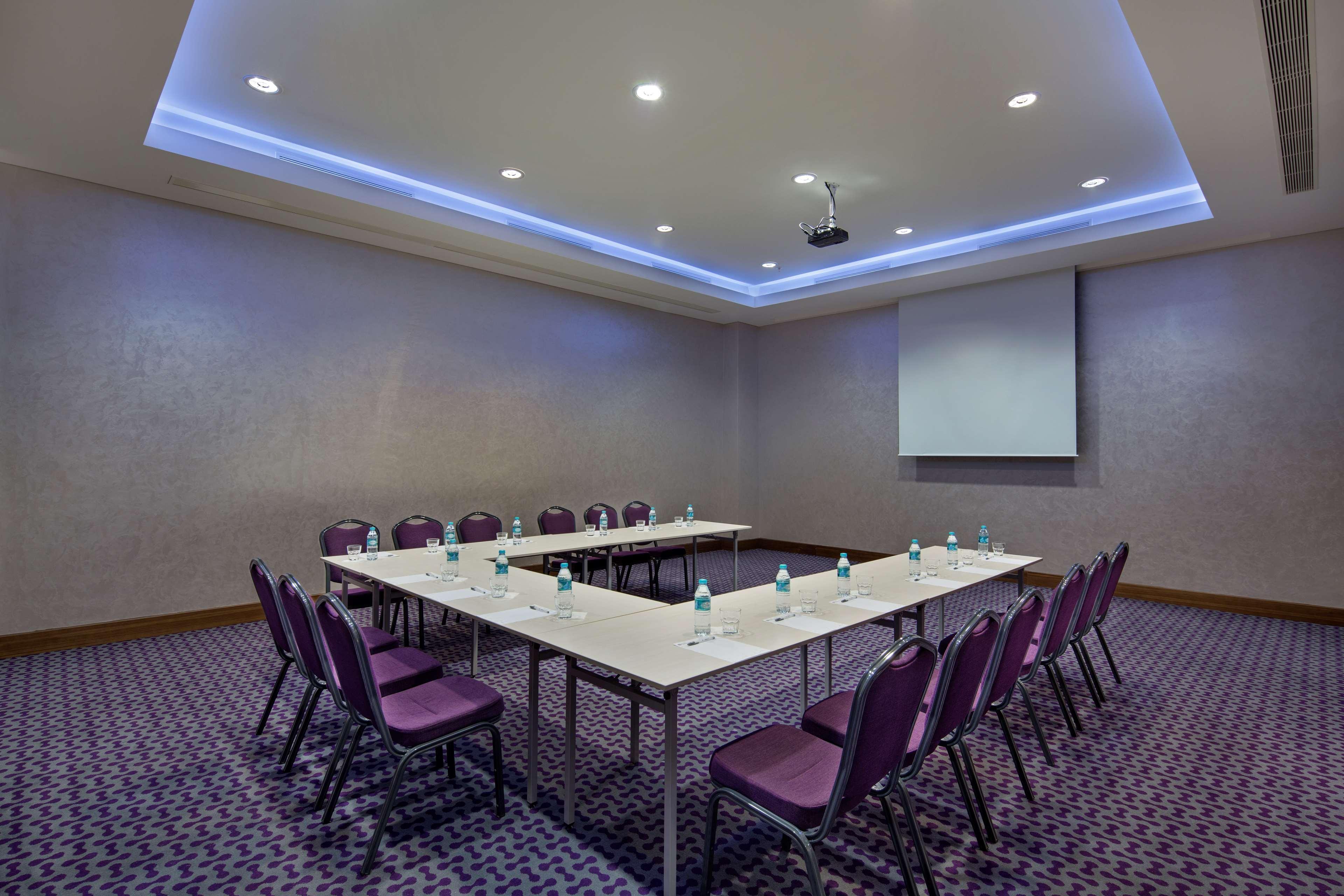 Hampton By Hilton Istanbul Kayasehir Istambul Exterior foto