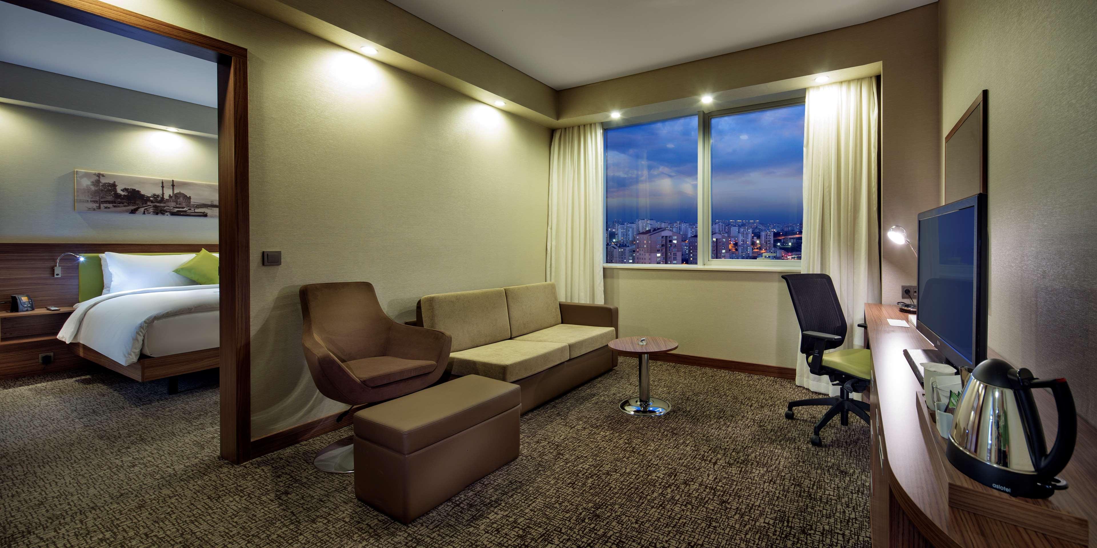 Hampton By Hilton Istanbul Kayasehir Istambul Exterior foto