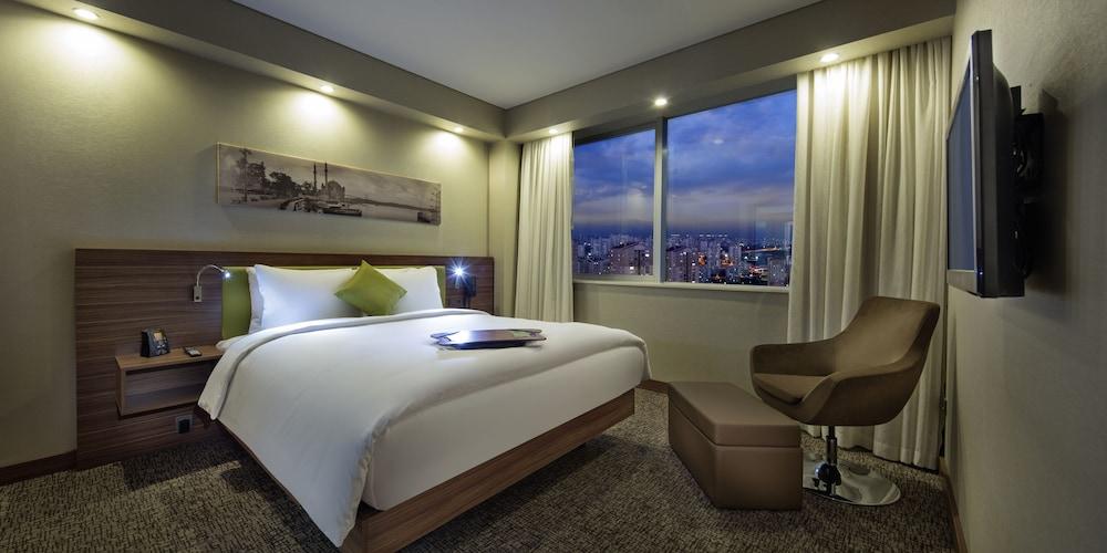 Hampton By Hilton Istanbul Kayasehir Istambul Exterior foto