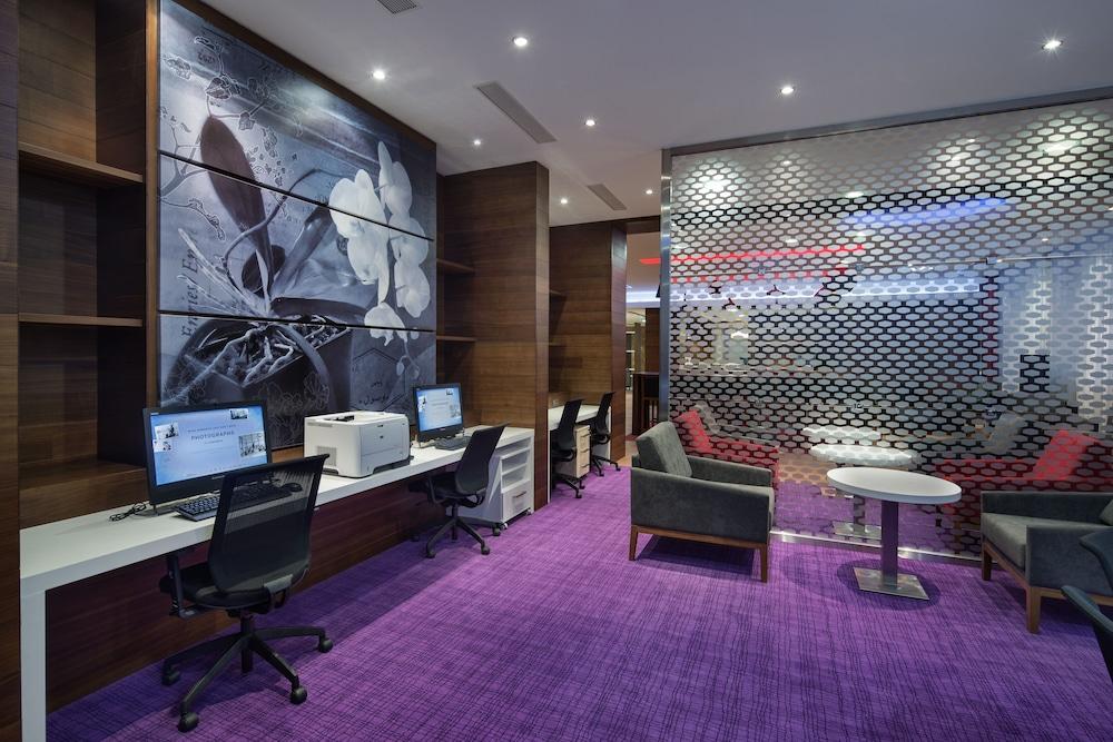 Hampton By Hilton Istanbul Kayasehir Istambul Exterior foto