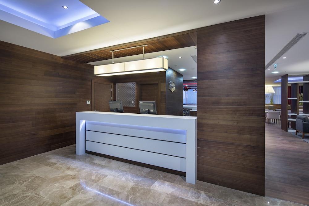 Hampton By Hilton Istanbul Kayasehir Istambul Exterior foto