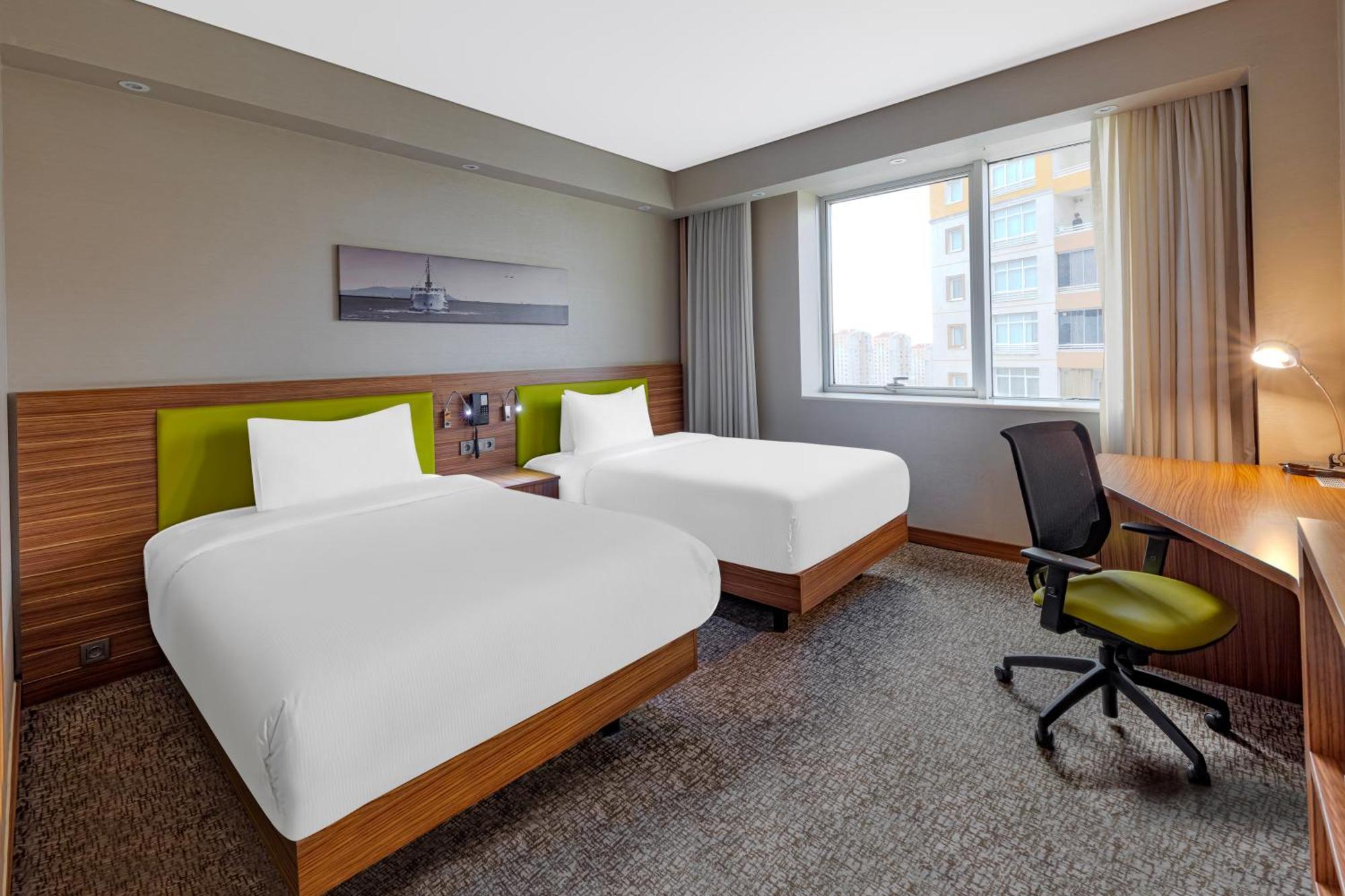 Hampton By Hilton Istanbul Kayasehir Istambul Exterior foto