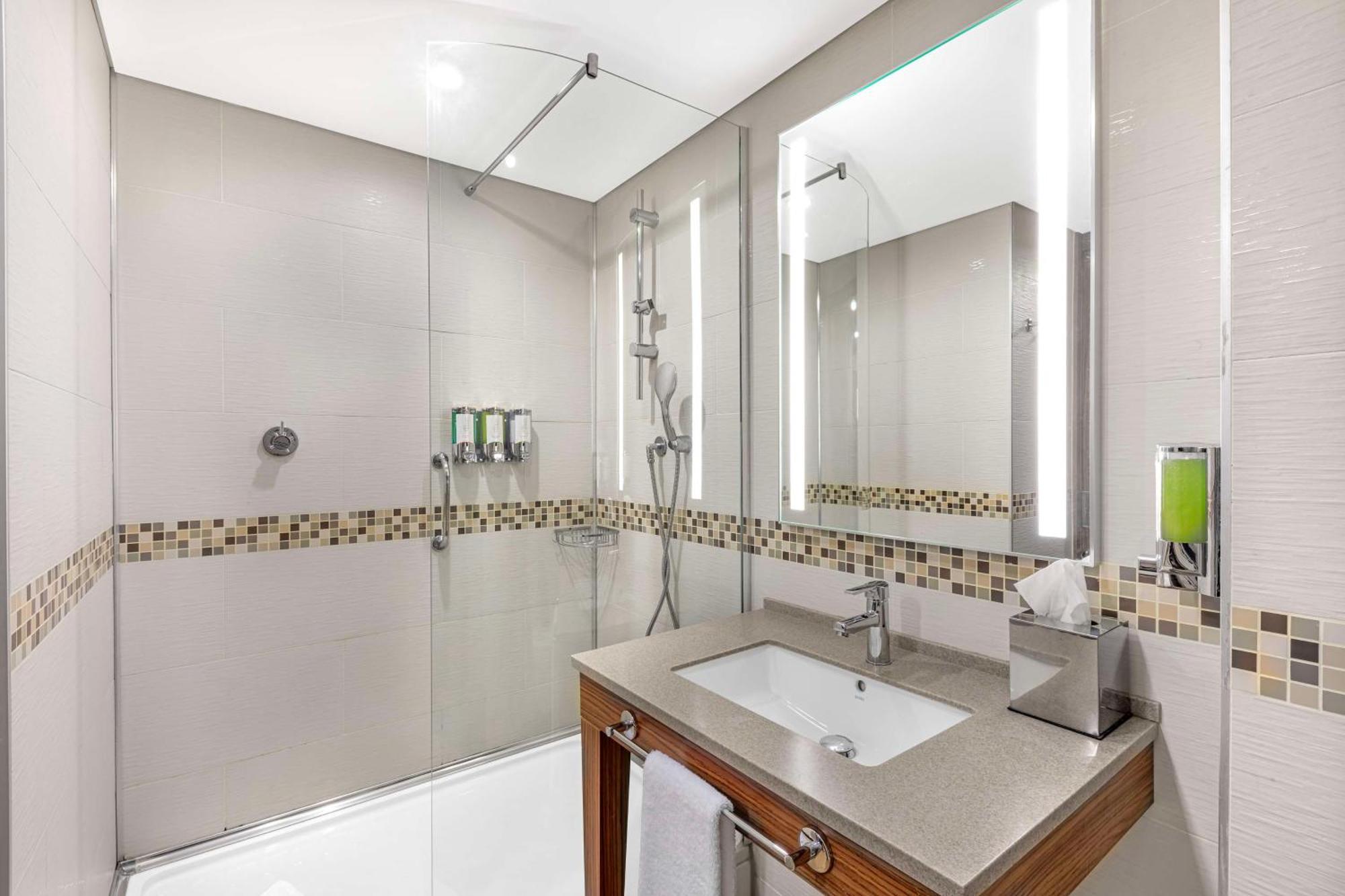 Hampton By Hilton Istanbul Kayasehir Istambul Exterior foto