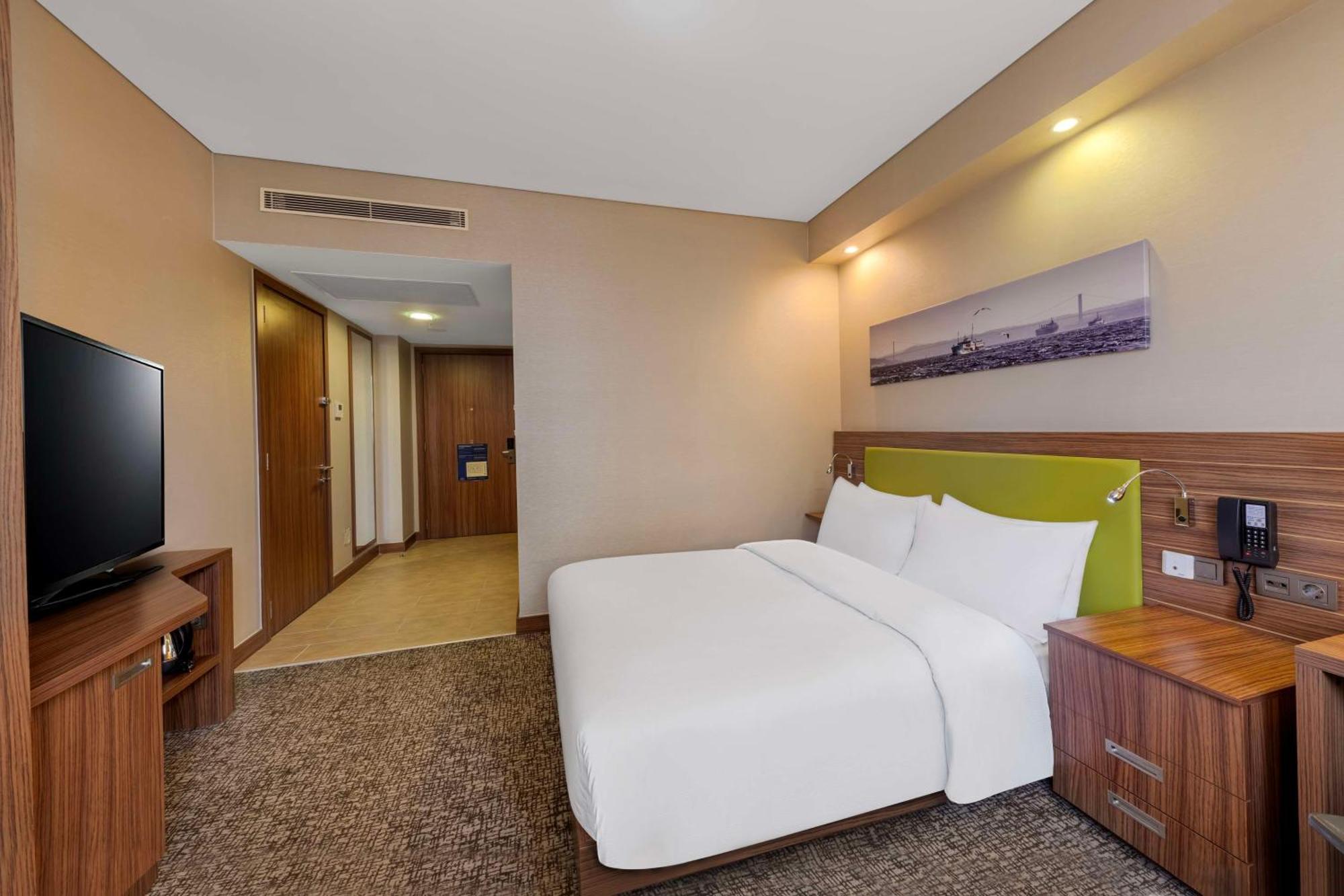 Hampton By Hilton Istanbul Kayasehir Istambul Exterior foto