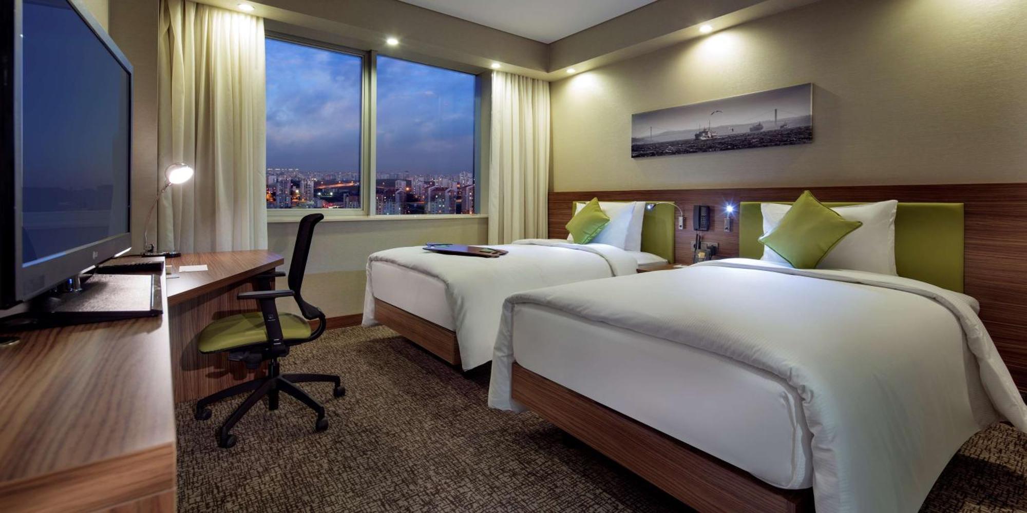 Hampton By Hilton Istanbul Kayasehir Istambul Exterior foto