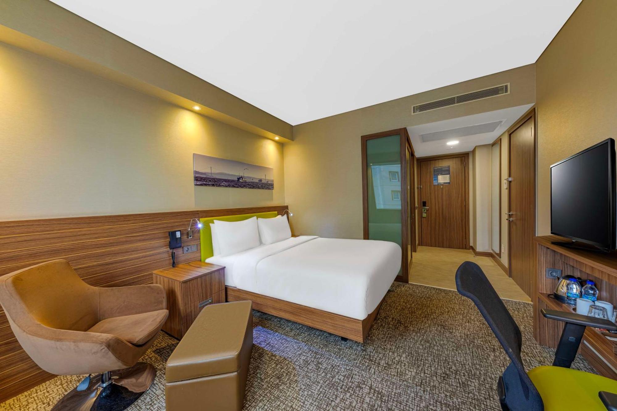 Hampton By Hilton Istanbul Kayasehir Istambul Exterior foto