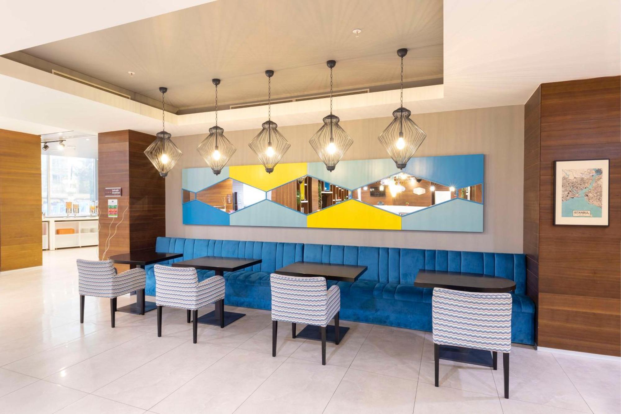 Hampton By Hilton Istanbul Kayasehir Istambul Exterior foto