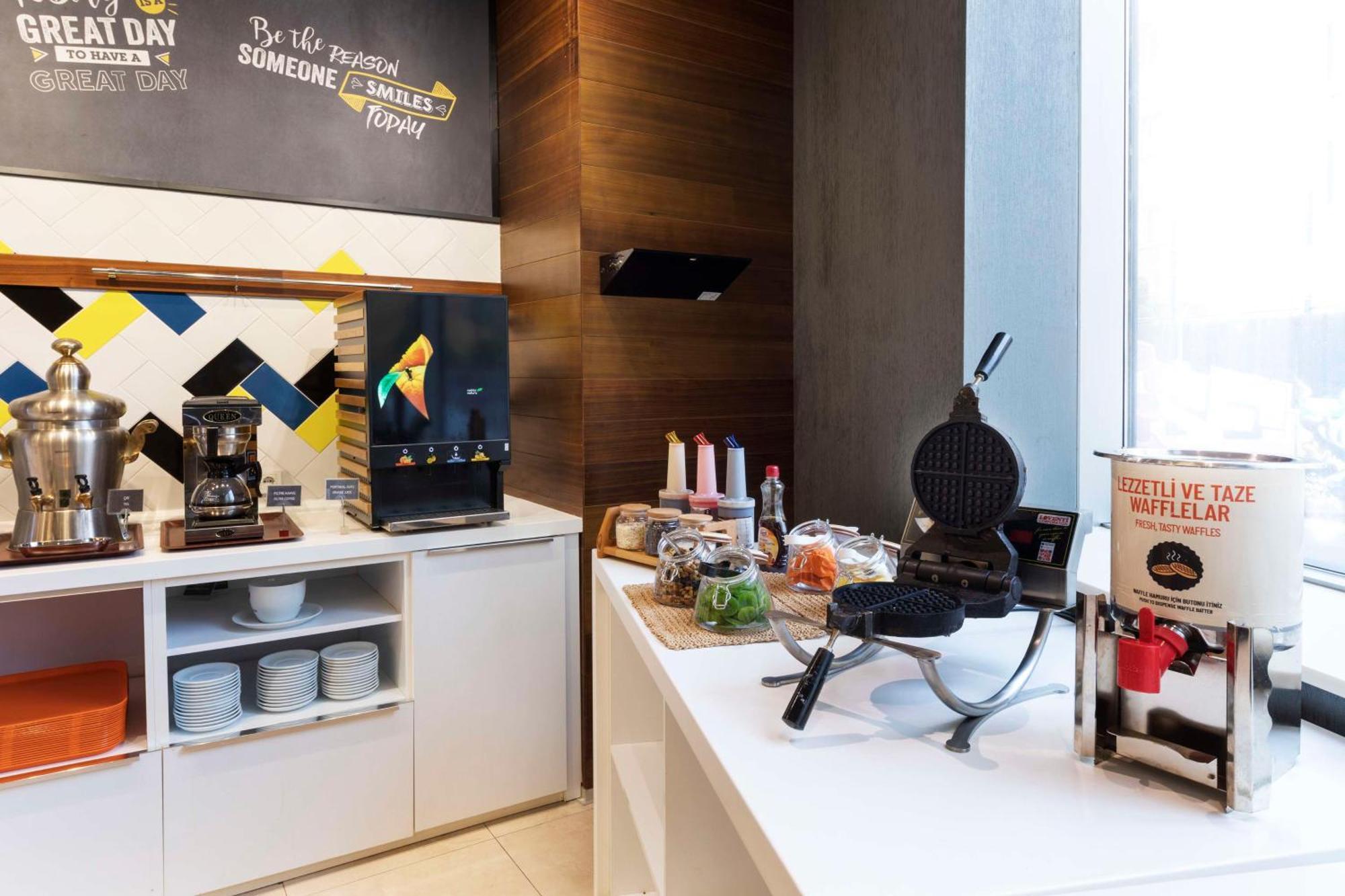 Hampton By Hilton Istanbul Kayasehir Istambul Exterior foto