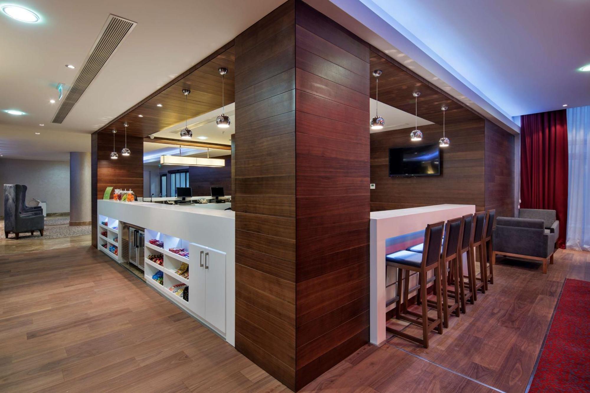 Hampton By Hilton Istanbul Kayasehir Istambul Exterior foto