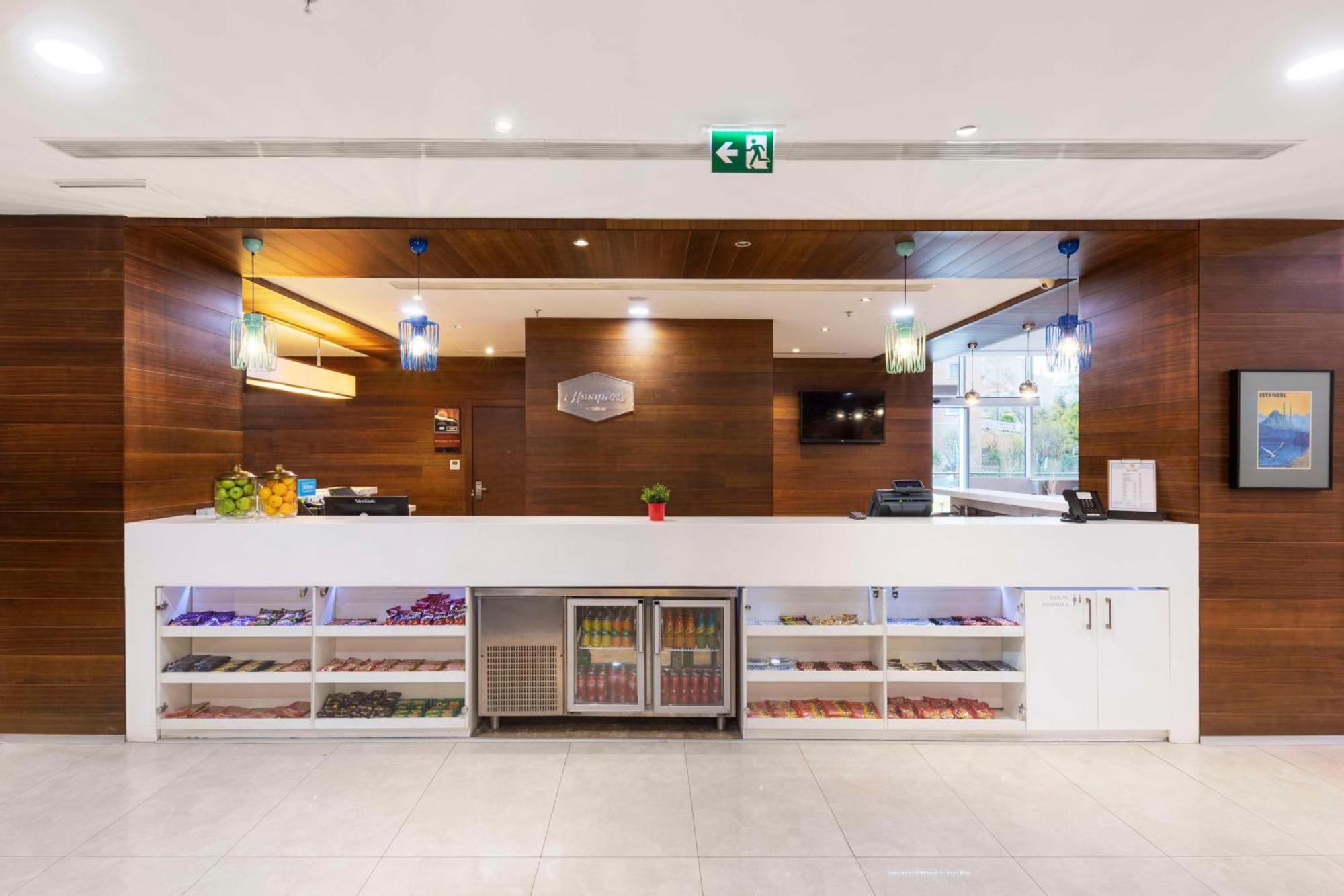 Hampton By Hilton Istanbul Kayasehir Istambul Exterior foto