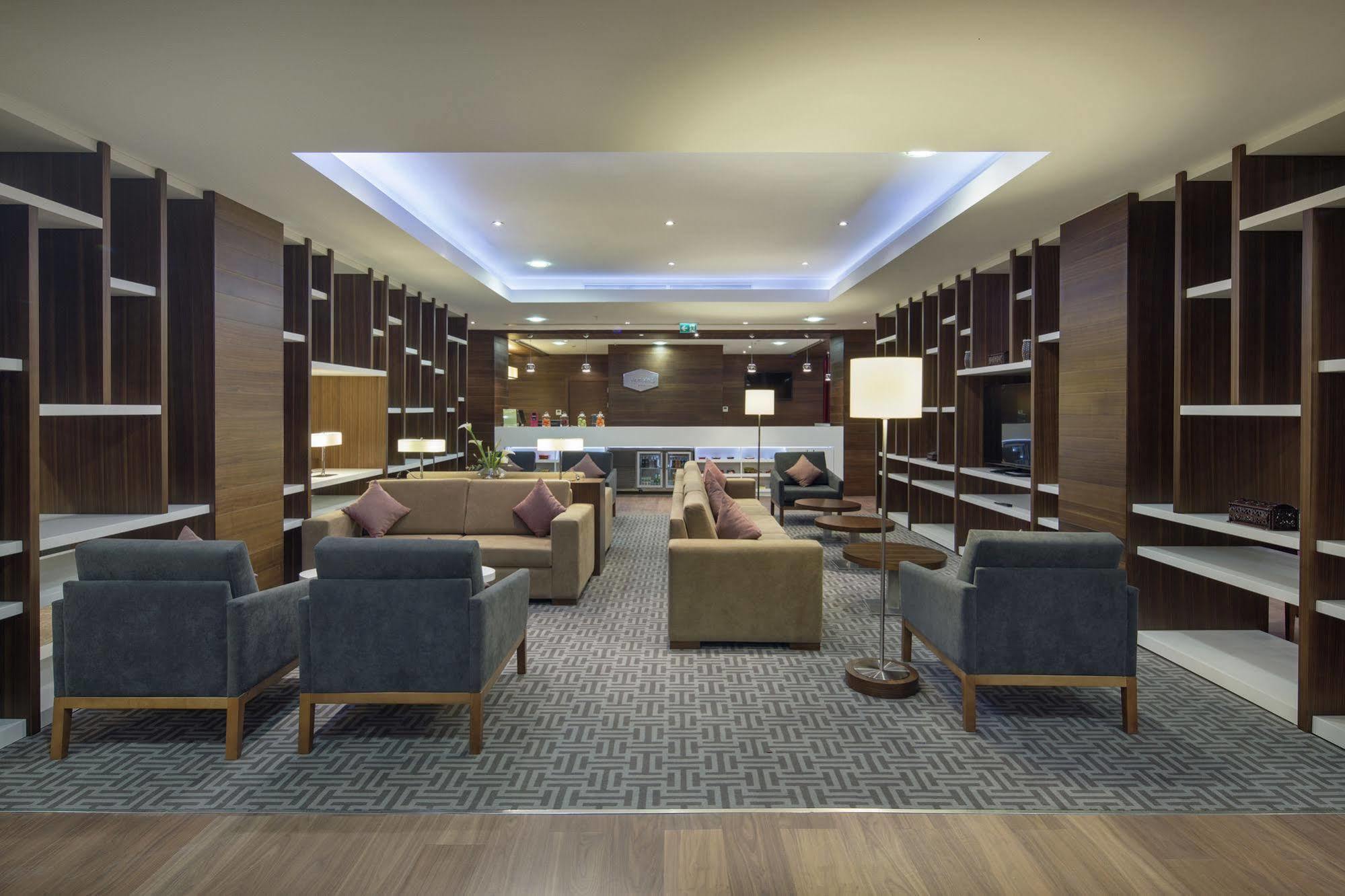 Hampton By Hilton Istanbul Kayasehir Istambul Exterior foto